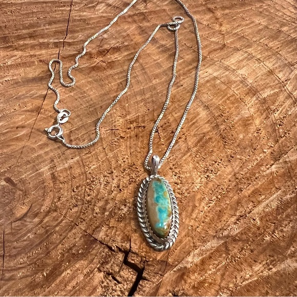 ๐NATIVE AMERICAN ๐ Turquoise pendant with chain & hallmark - Picture 5 of 9